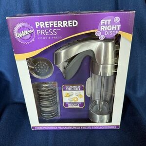 Wilton Preferred Press Cookie Press. 15 Stainless Steel Discs. NEW